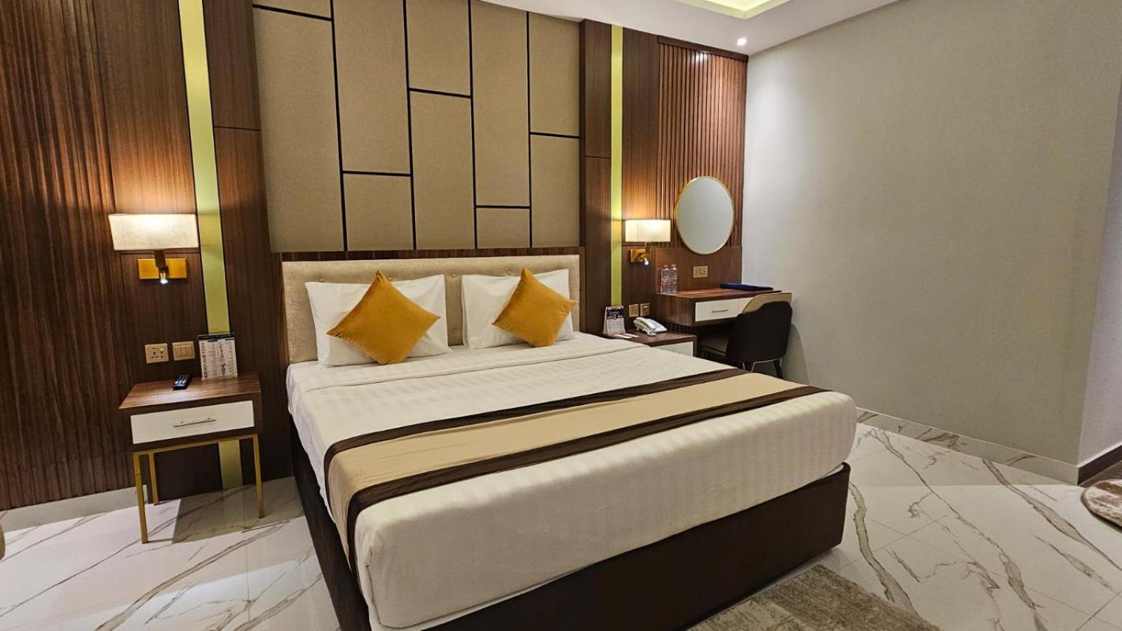 Concorde Deira Hotel -Formerly Golden Tulip Deira Hotel Дубай Екстериор снимка