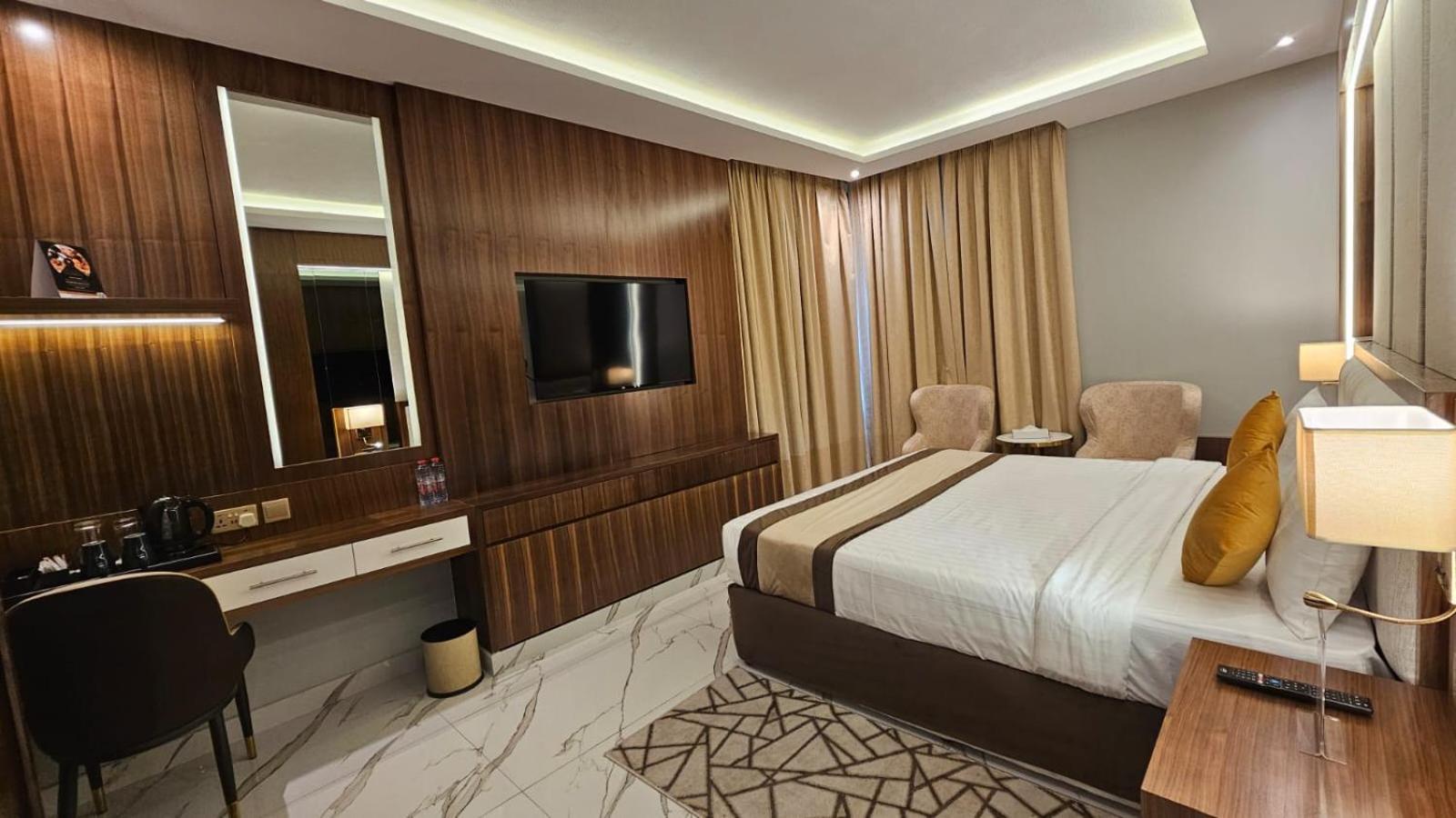 Concorde Deira Hotel -Formerly Golden Tulip Deira Hotel Дубай Екстериор снимка